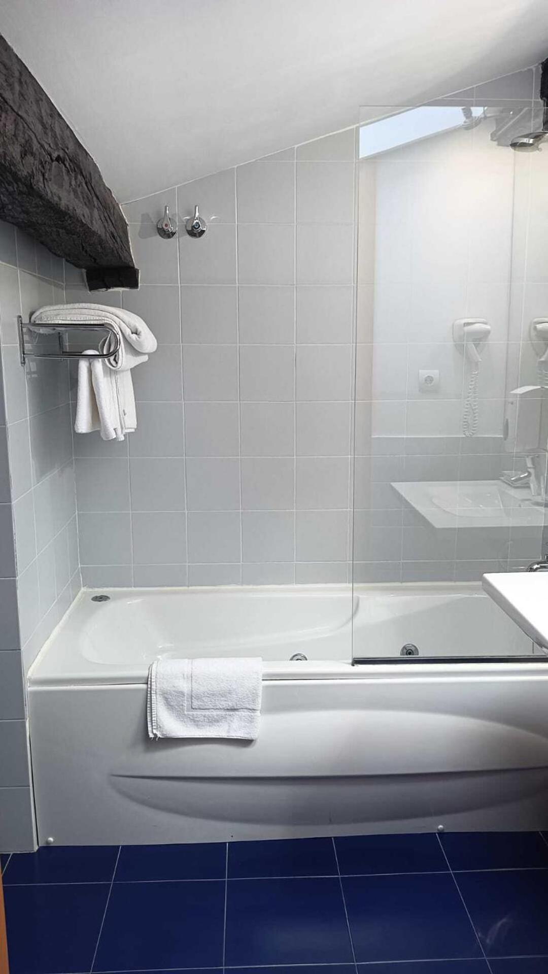 Gastro Hotel La Giraldilla Льєрганес Номер фото